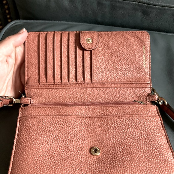 Michael Kors Crossbody in great condition. Used daily but has lots of life left. - Picture 4 of 5